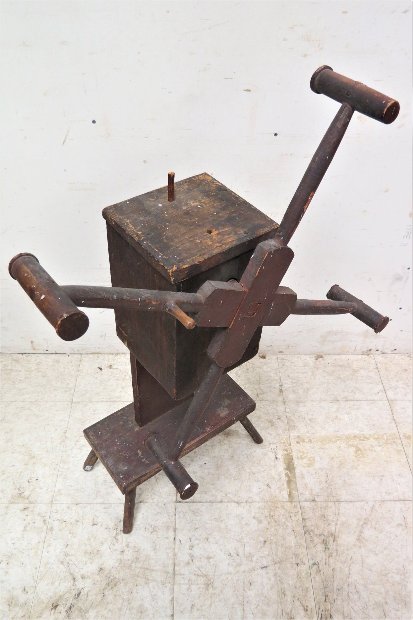 Sold at Auction: An antique wooden yarn winder. 36 1/2 x 27 x 10 in. (92.7  x 68.5 x 25.4 cm)
