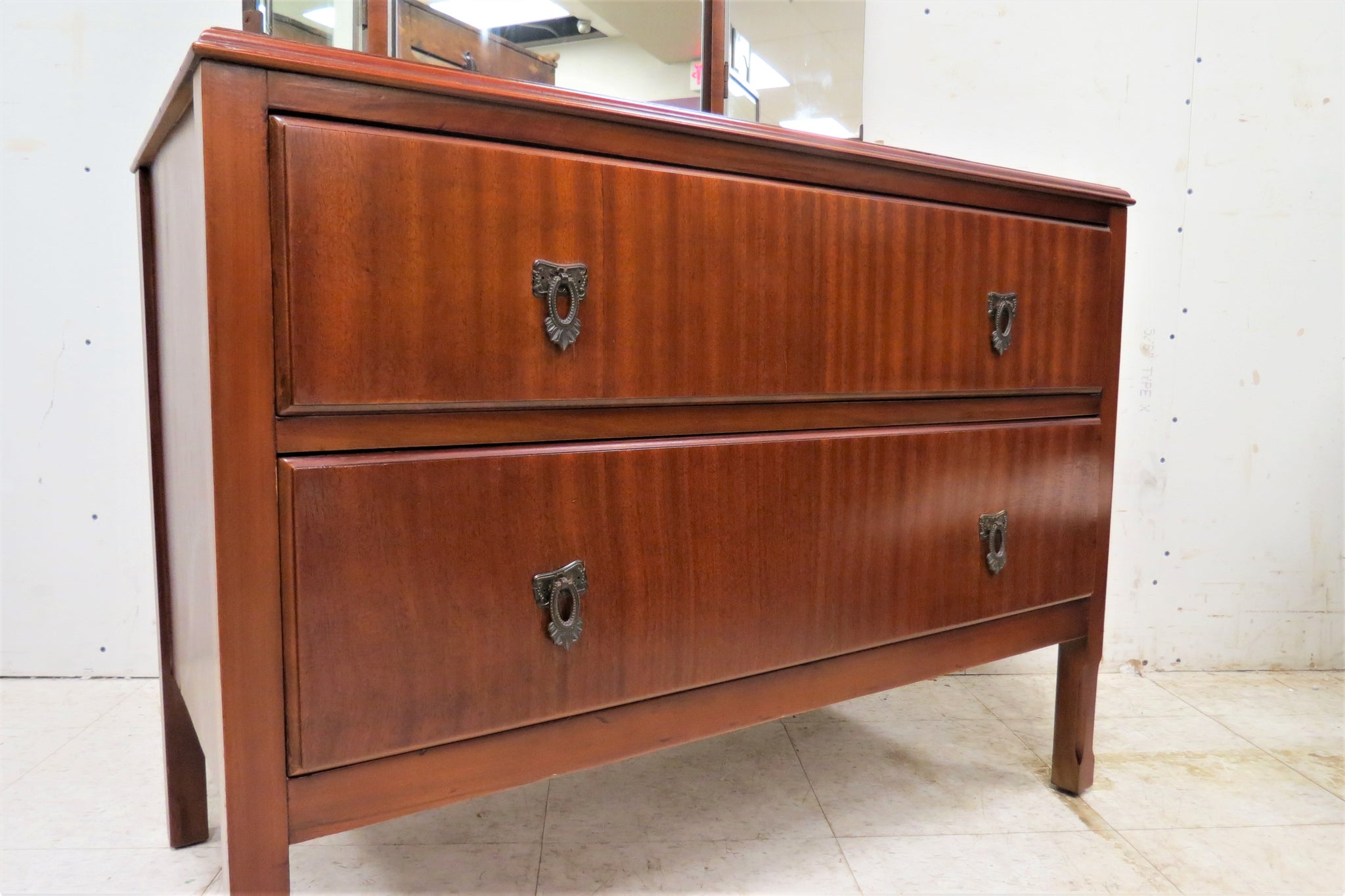 Vintage English Mahogany Two Drawer Dresser With Triple Mirror – No. 7 Pickery Place Vintage English Mahogany Two Drawer Dresser With Triple Mirror – No. 7 Pickery Place
